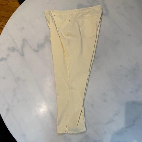 Women’s Capri Pants, Mario Serrani Italy- Size Large, 22” Inseam, Highrise cut - Picture 7 of 8